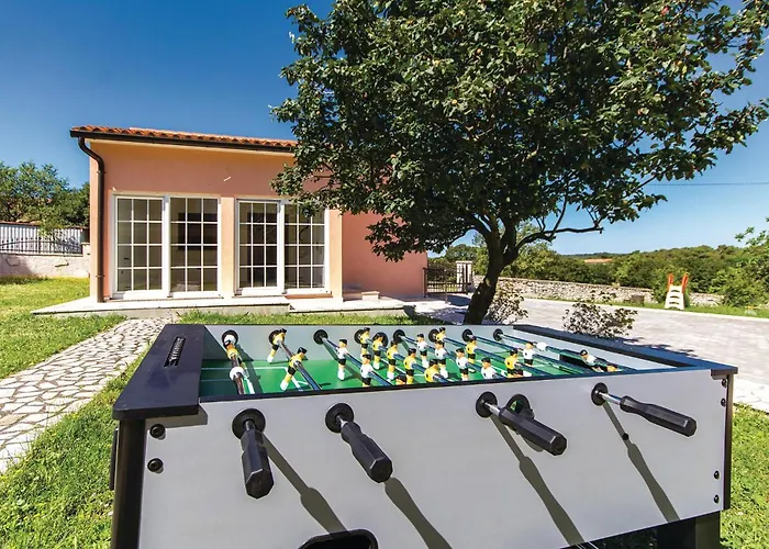 Apartament Beautiful In With Wifi Hrboki