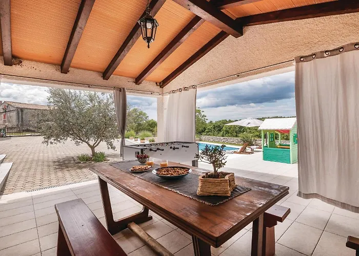 Apartament Beautiful In With Wifi Hrboki